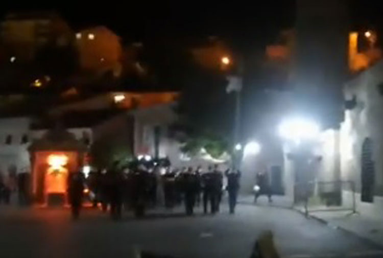 Bêdlîs | Polîsan êrîsî dikandaran kirin: Herî kêm 70 kes hatin desteserkirin