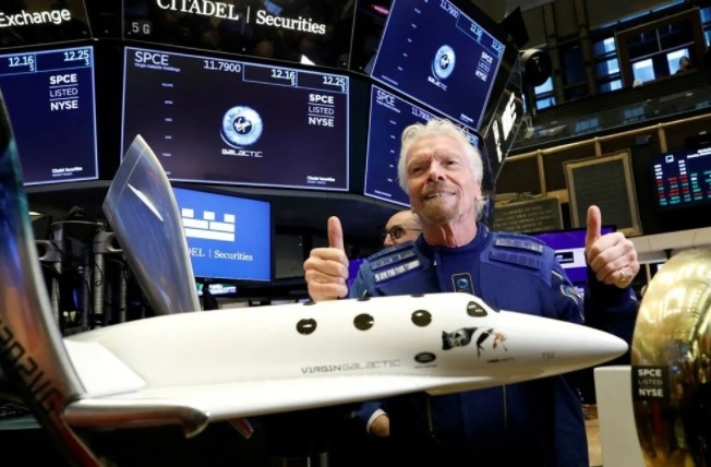 Milyarderê înglîz Branson bû yekem karsazê ku çû fezayê