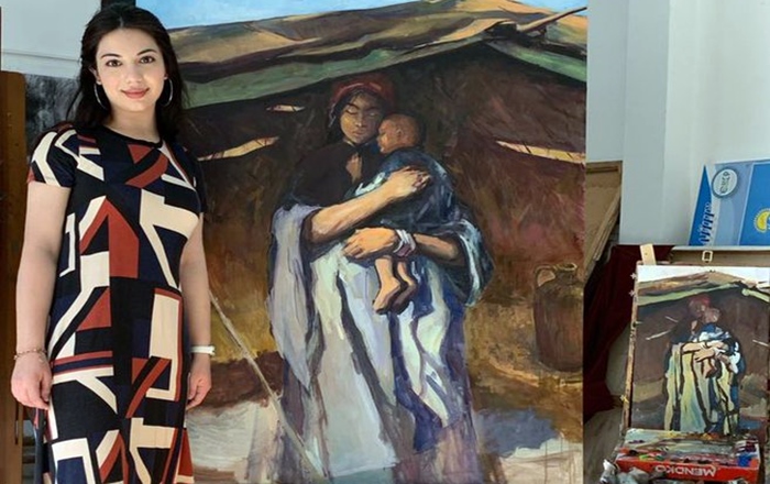 Keça Kurd bi tabloya ‘Dayik’ xelata yekemîniyê wergirt