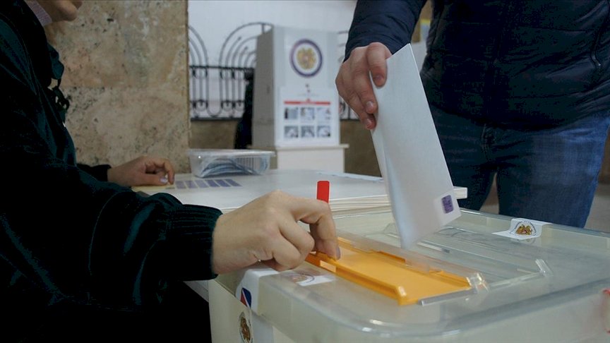 Li Ermenistanê hilbijartinên gistî birêve diçin