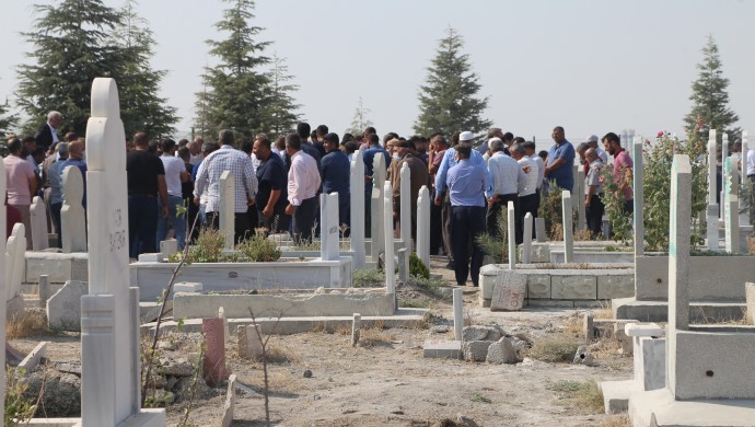 Kurdê ku di encama êrîsa nijadperestên Tirk de hat kustin îro hat vesartin