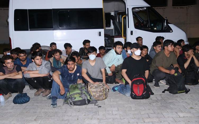 3 koçberên Afgan ên li Wanê hatibûn girtin can dan, 4 jî birîndar bûn