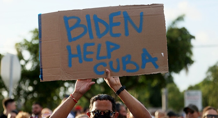 Joe Biden pistgirî da gelê Kubayê: Gel bi wêrekî mafên xwe dixwaze!