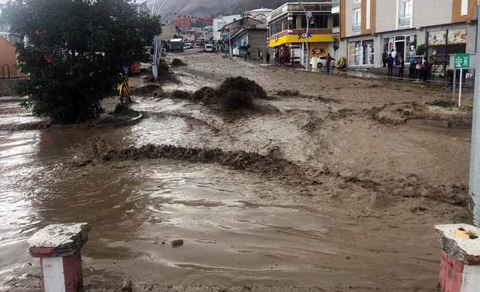 Hisyariya barana zêde û lehiyê ji bo 14 bajarên Bakurê Kurdistanê hat dayîn