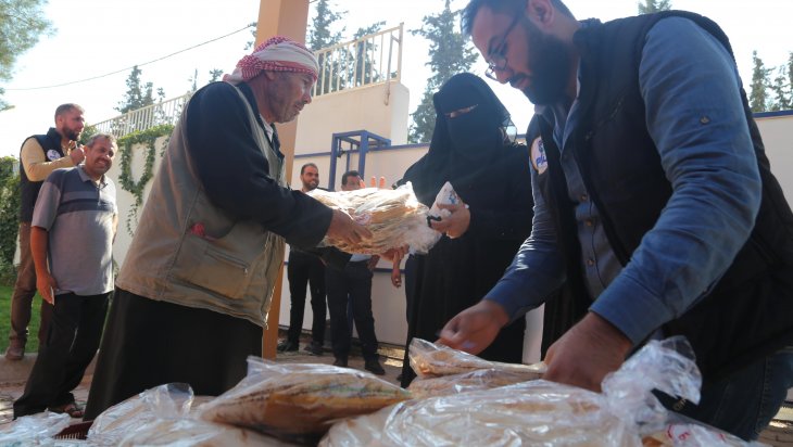 Rejîma Sûriyê nirxê nan û mazotê zêdetirî du qatan bilind kir