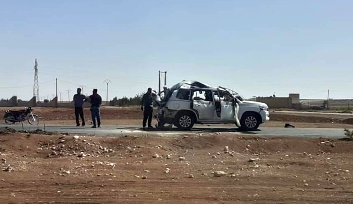 Li Qamislo otomobîleke Rêveberiya Xweser rastî êrîseke bombeyî hat