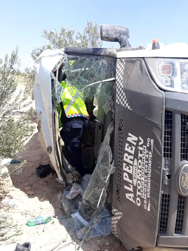 Lastîka mînîbusê teqiya û wergeriya: 4 birîndar
