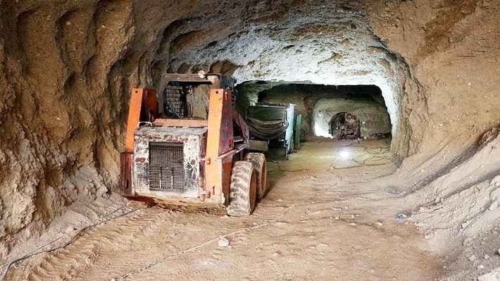 Hêza milîs a girêdayî Hesda Seibî ji tirsa êrîsên Amerîka tunelan dikole