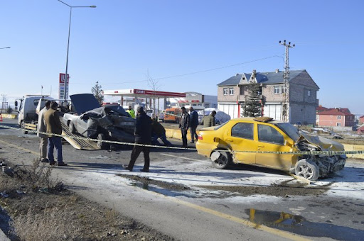 Li Çiyayê Tendûrekê qeza çêbû û 2 kes mirin