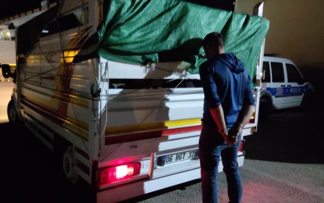 Li Bedlîsê 6 kesên karê qaçax yê koçberan dikirin hatin zîndanîkirin