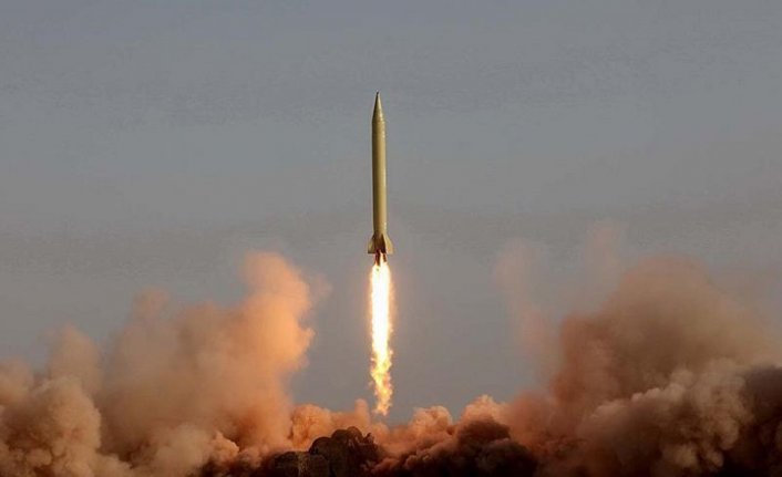 Hûsiyan bi fuzeyên balîstîk li baregeha Erebistanê xistin