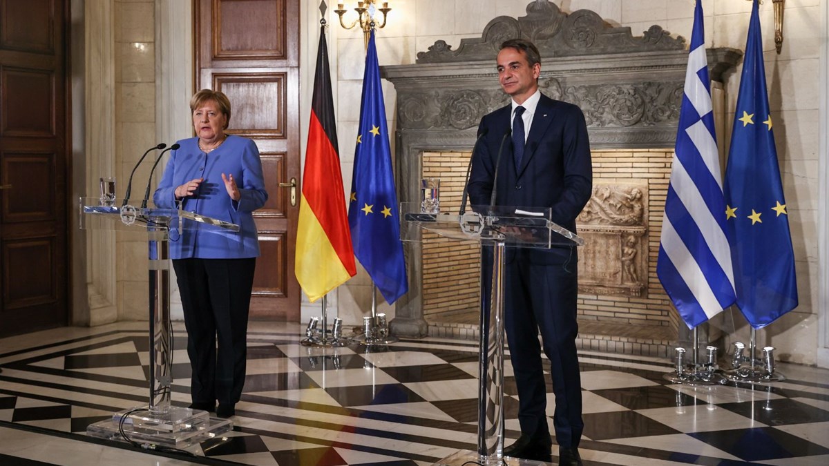 Merkel seredana Atînayê kir û xatir xwest