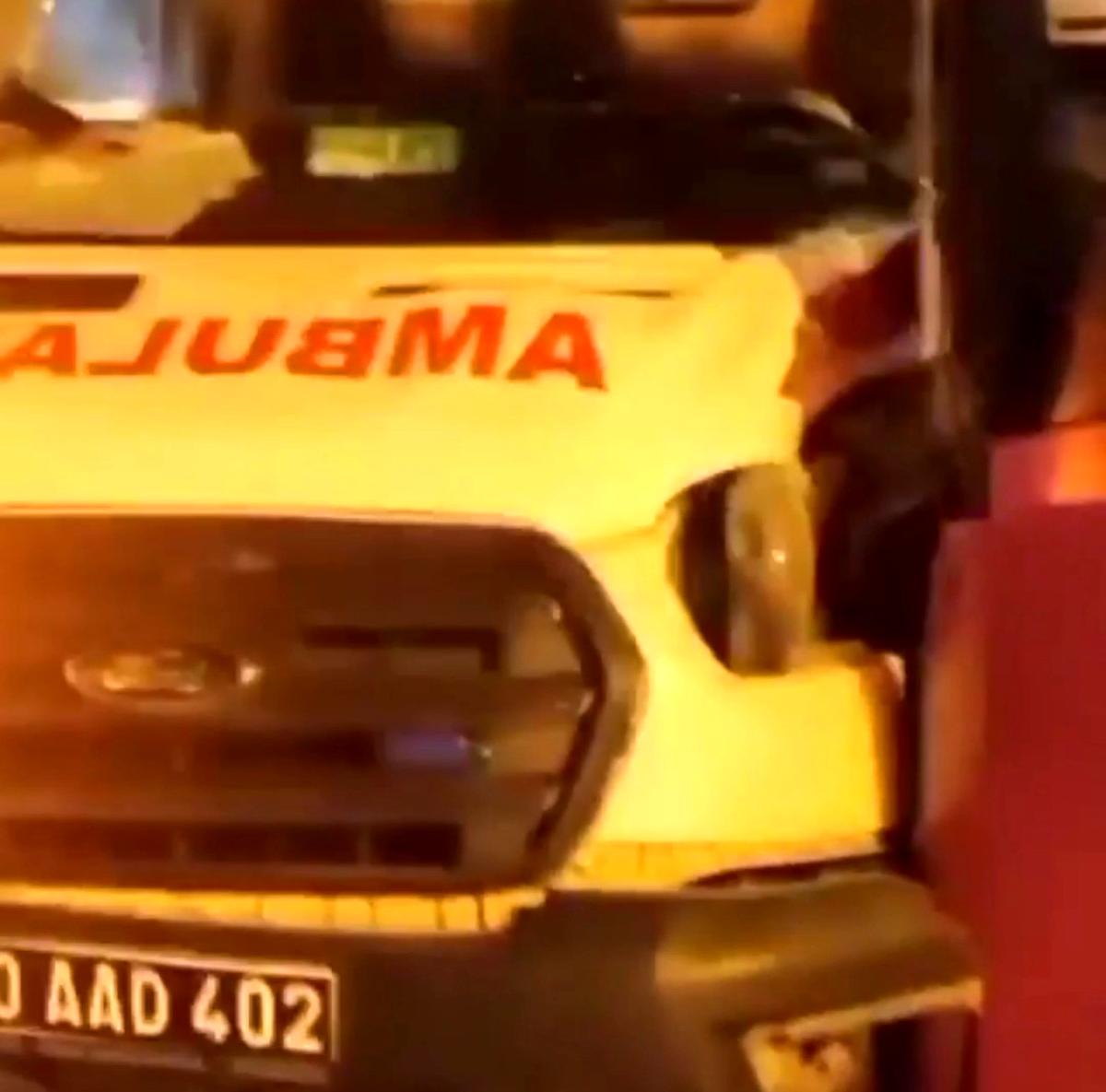 Ambûlans û otobusa saredariyê lihev ketin: 2 birîndar