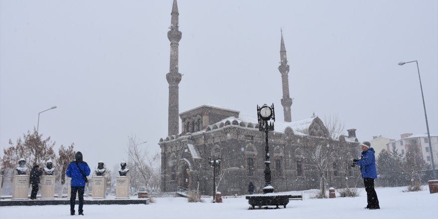 Meteorolojiya Tirkiyê hisyariya barîna berfê ji bo 4 bajarên Bakurê Kurdistanê da
