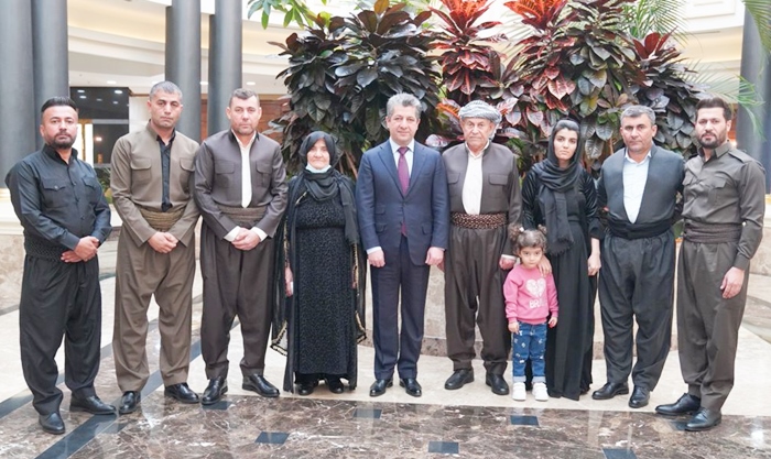 Serokwezîr Barzanî bi malbata Sehîd Îbrahîm Hêroyî re civiya