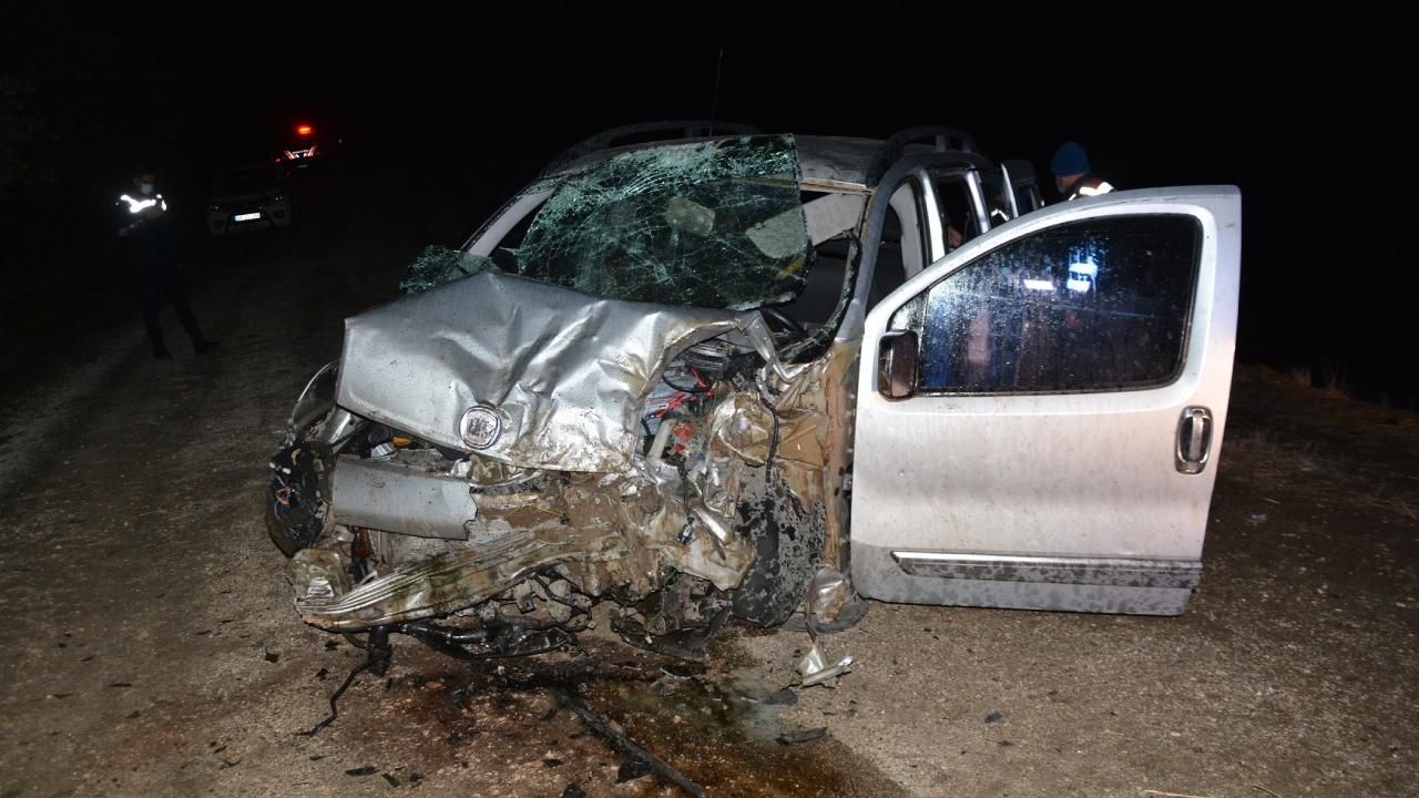 Di navbera Riha-Bîrecîkê de qeza: 4 mirî û 3 birîndar