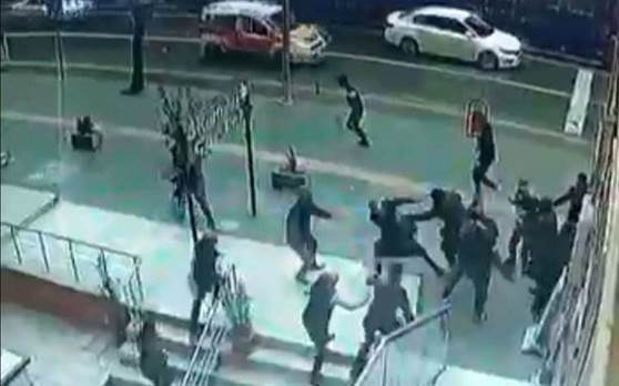 Li Diyarbekirê du malbatên mirovên hev ser kirin: Kustî û birîndar hene