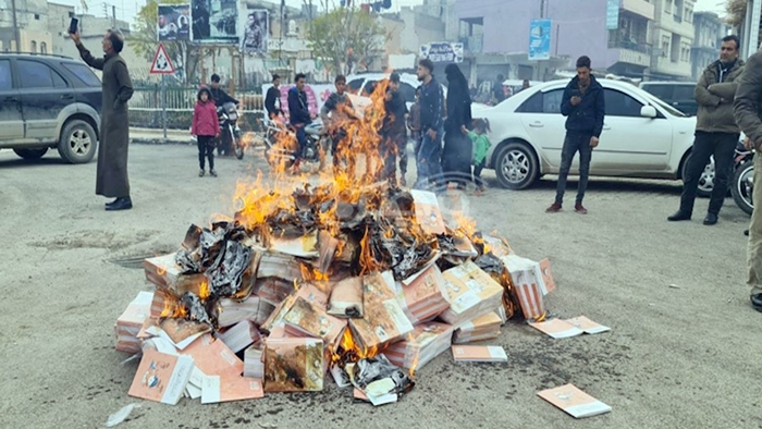 Pirtûkên perwerdeyê yên Tirkiyê ji ber bêrêziya li Pêxemberê Îslamê hatin sewitandin