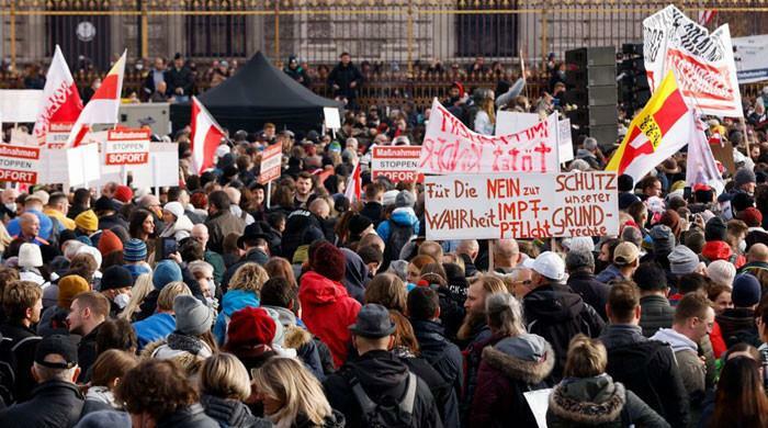 Li welatên Ewropayê tedbîrên koronayê têne protesto kirin