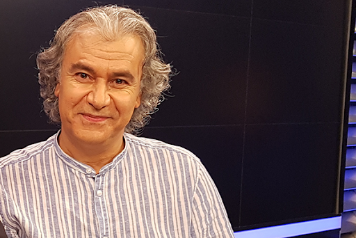 Romanivîsê Kurd Jan Dost Xelata Serefname ya Ziman û Çanda Kurdî wergirt