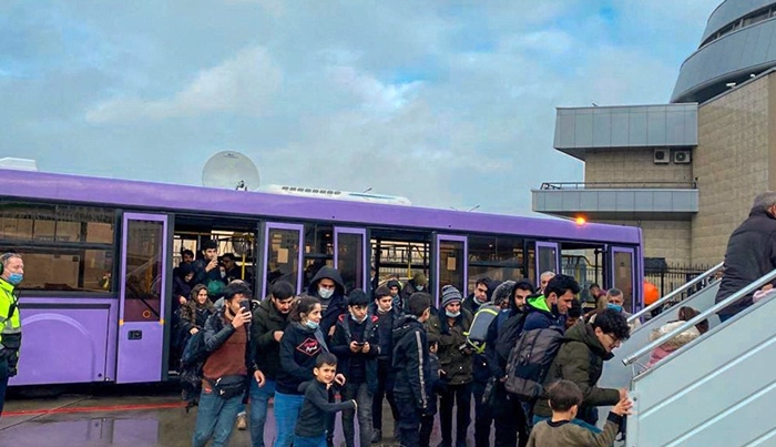 Karwana yekem a koçberên Belarûsê gihîst Hewlêrê