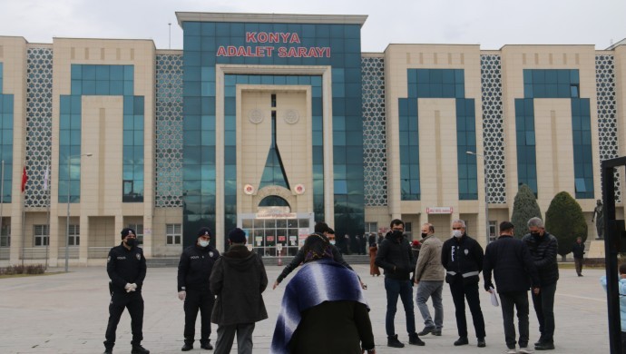 Kujerê komkujiya malbata Kurd berî qetlîamê li sê bajaran li otelên luks maye