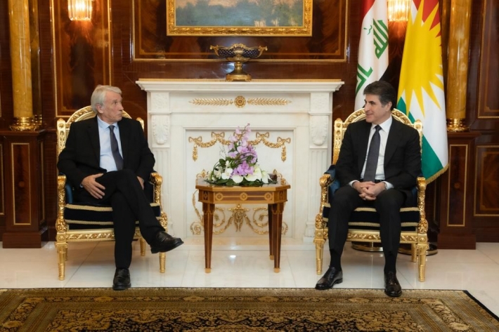 Serokê Herêma Kurdistanê bi kurê dosta gelê Kurd ê xanima Mitterrand re civiya