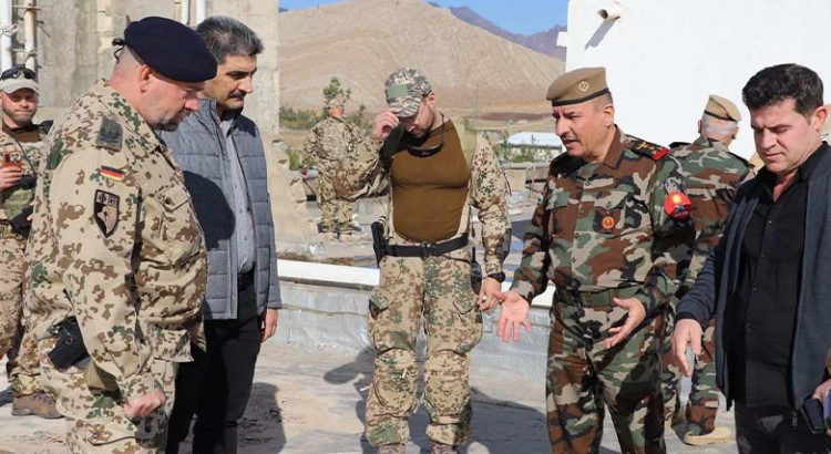 Tîma Sêwirmendên Serbazî ya Almanyayê alîkarî pêskêsî Koleja Erkan a Serbazî kir