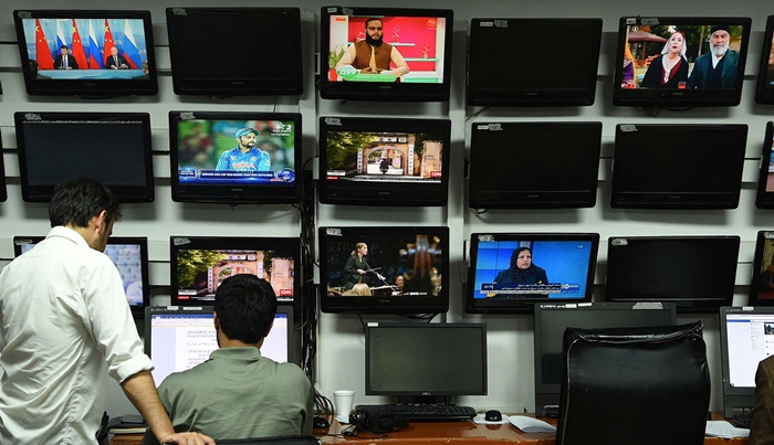Talîbanê nîvê dezgehên medyayî girtin û 10.790 medyakar ji kar hatin avêtin