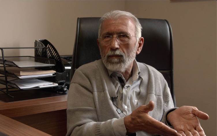 Prof. Dr. Ali Kemal Ozcan: Demirtas ji zindanê derkeve, nikarê canê xwe biparêze