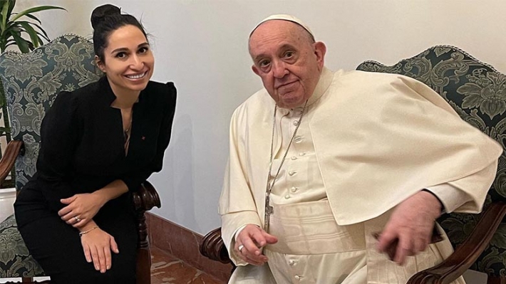 Hunermenda Kurd a Rûsyayê serdana Papayê Vatîkanê kir