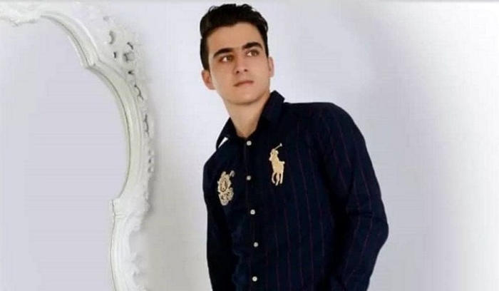 Hêzên rejîma Îranê li Kirmasanê ciwanekî Kurd li ber çavê dayika wî kust