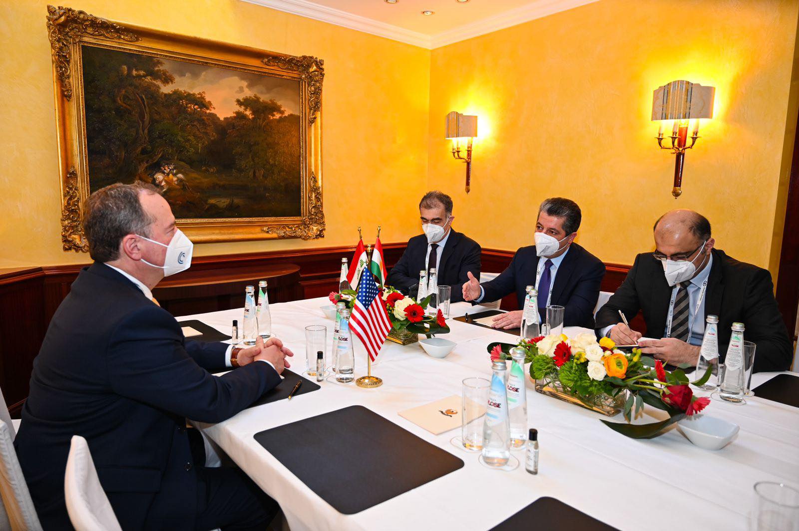 Serokwezîr Barzanî bi endamên Meclisa Nûneran re civiya