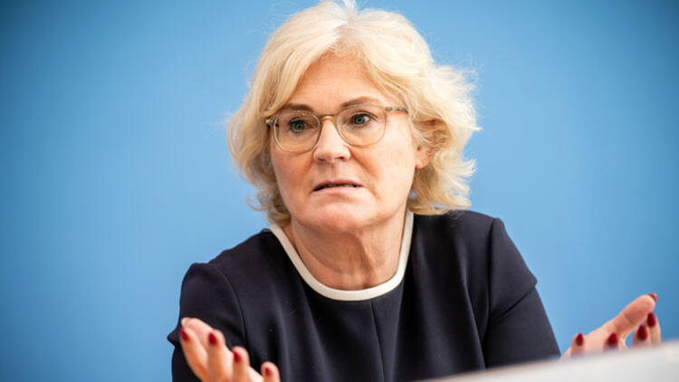 Wezîra Berevaniyê ya Almanyayê: Divê endamên NATOyê amadekariyê ji bo êrîseke Rûsyayê bikin