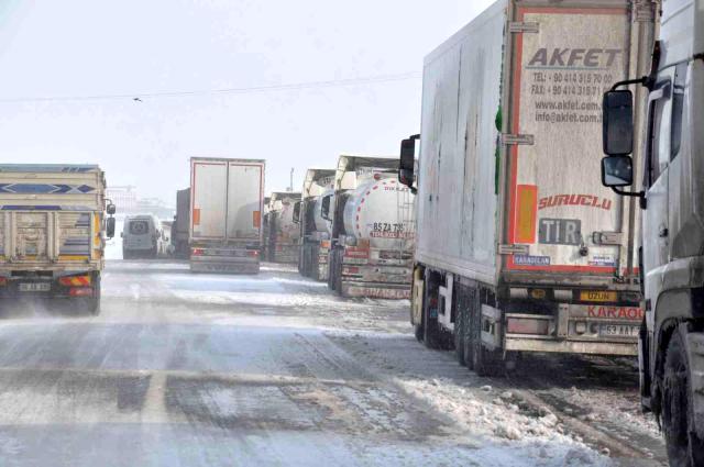 Rêya Qars-Ixdirê hat girtin