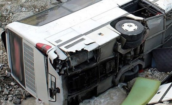 Otobus û TIR lihevketin: 16 kes mirin