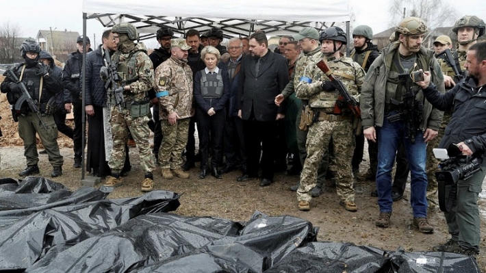 Von der Leyen û Borrell, seredana bajarê Bûçayê yê Ûkraynayê kirin