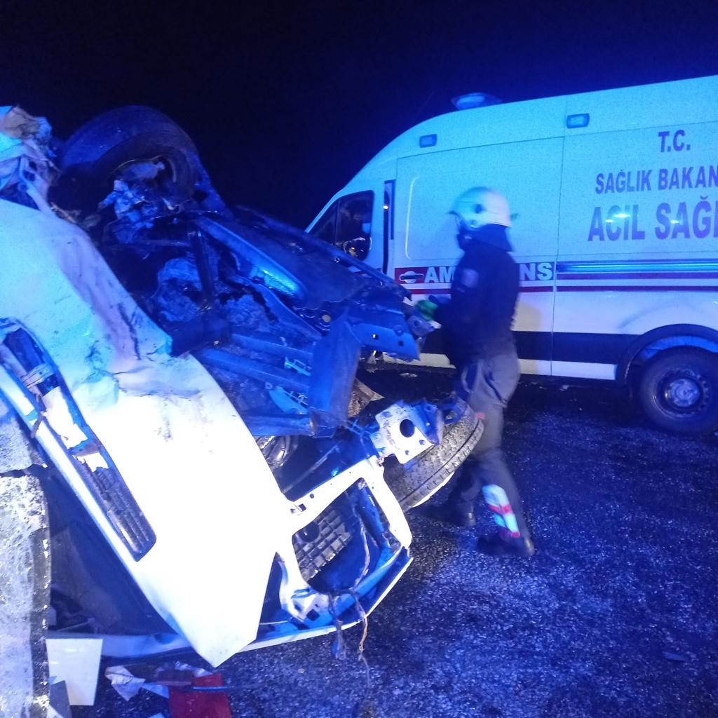 Li Wanê otomobîlekî û mînîbus lihev ketin: 15 birîndar