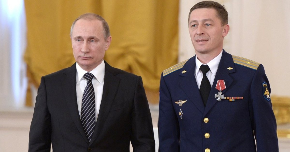 Fermandeyê pilebilind ê artêsa Rûsyayê Andrei Zakharov hat kustin