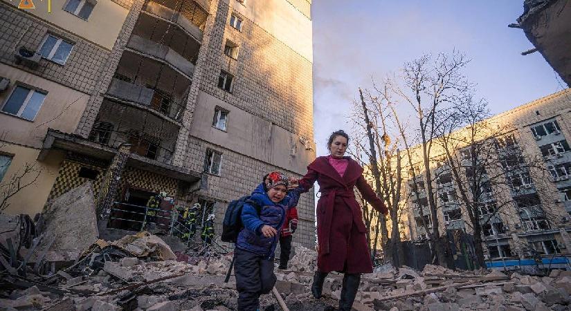 Artêsa Rûsyayê navçeyên sivîl ên Kîevê bombebaran kir: Qurbanî hene