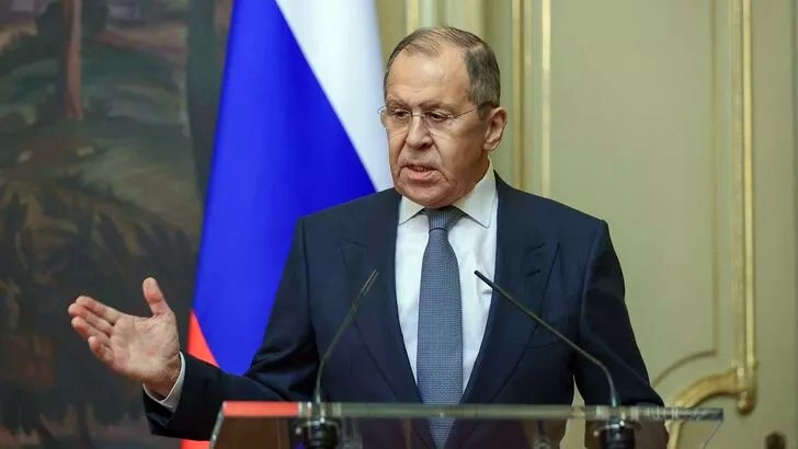 Lavrov: Em bicihkirina her binesaziya leskerî ya Amerîka û NATOyê li Asyaya Navîn qebûl nakin