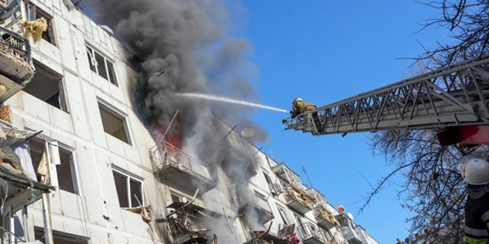 WHOyê hisyarî da: Li Ûkrayna êrîsên ser navendên tenduristiyê zêde bûne