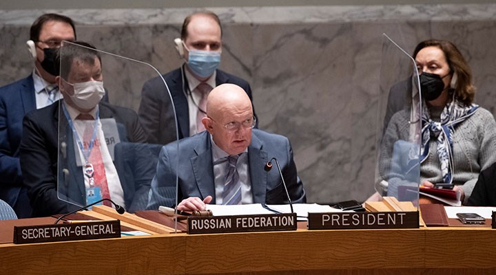 Amerîkayê biryara dersînorkirina 12 dîplomatên Rûs da