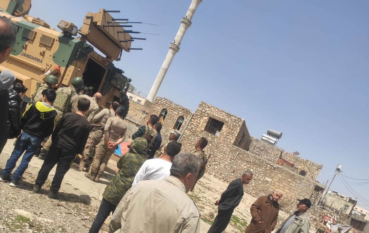 Li Stewrê du malbat pevçûn: 2 kustî