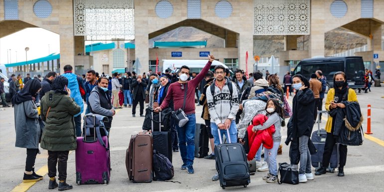 48 hezar gestiyarên ji Rojhilatê Kurdistanê û Îranê bazara Wanê ges kirin