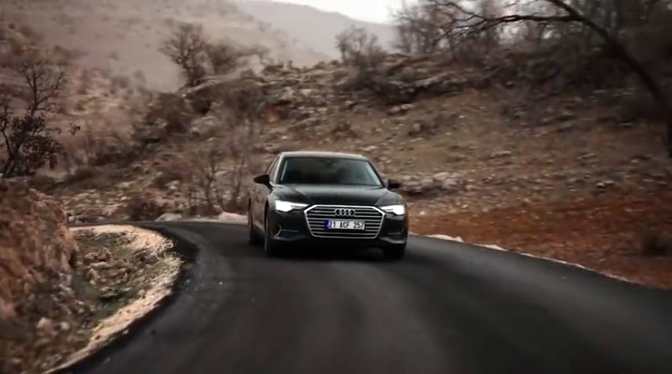 Diyabekirî ji reklam û danasîna bajêr a otomobîla Audiyê pir kêfxwes bûn...