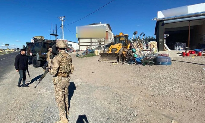 Li navçeya Sûrê ya Diyabekirê pevçûn: Kesek hat kustin, 6 jî birîndar bûn