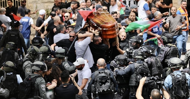 Polîsên Îsraîlê, destwerdana cenazeyê peyamnêra Al Jazeerayê kir