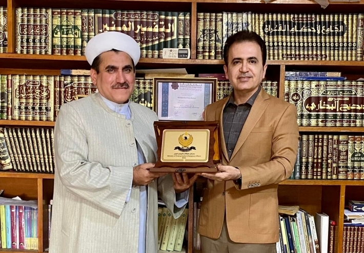 Mamostayekî olî yekem car e bawernameyeke doktorayê li ser Êzîdiyan bi dest xist