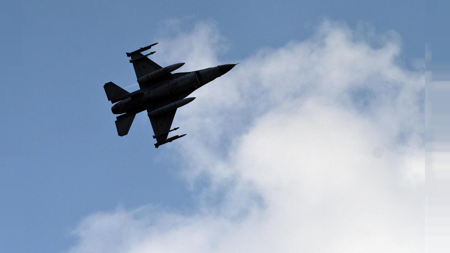 Qaymeqamê Mexmûrê: Kampa Mexmûrê îro hat bombebarankirin